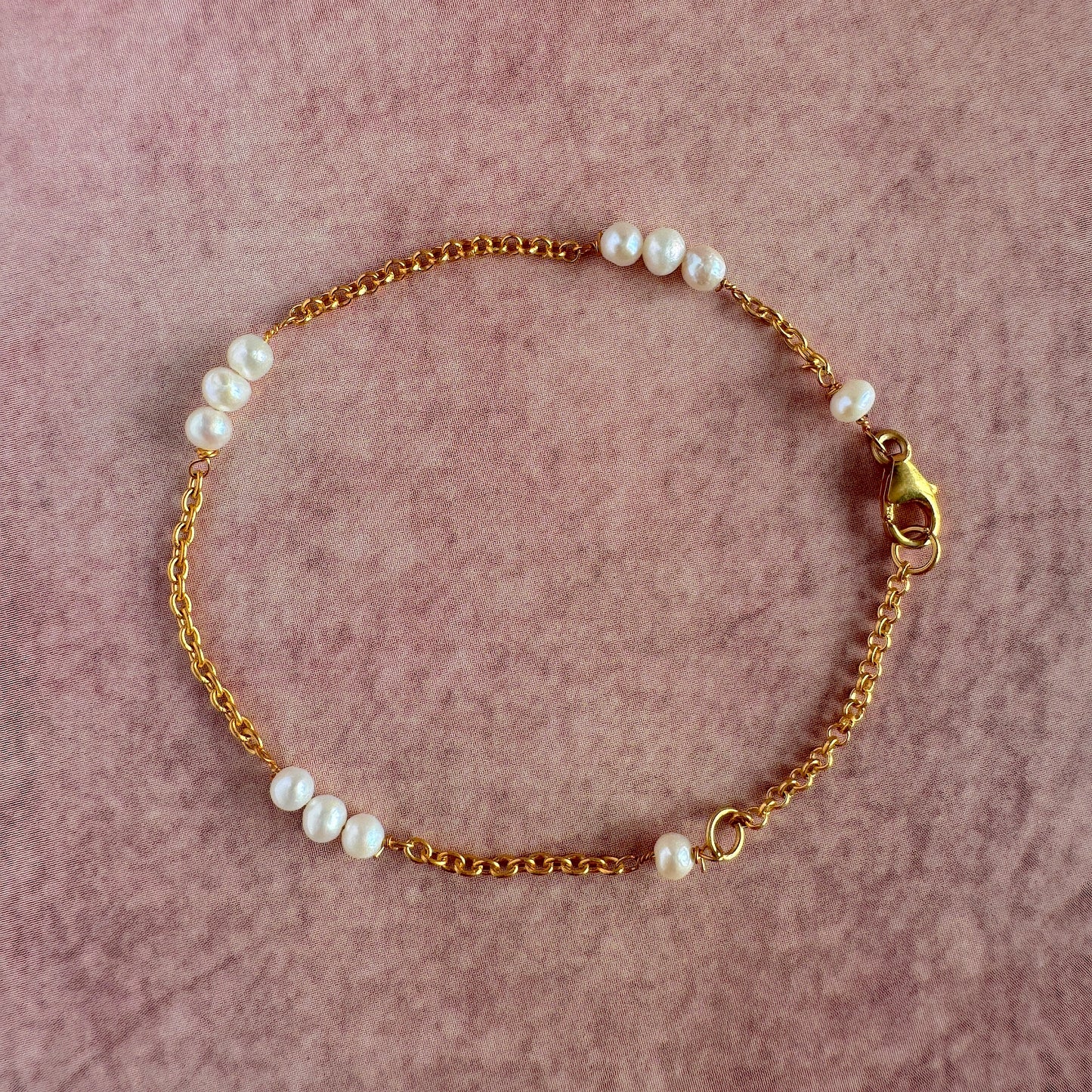 Small pearls bracelet